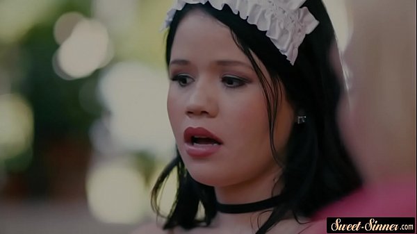 Teen teen shows off Video