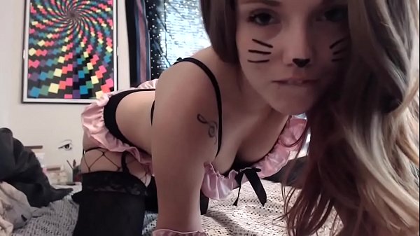 Kinky Kitty spielt vor der Webcam - mycamgirls365.com