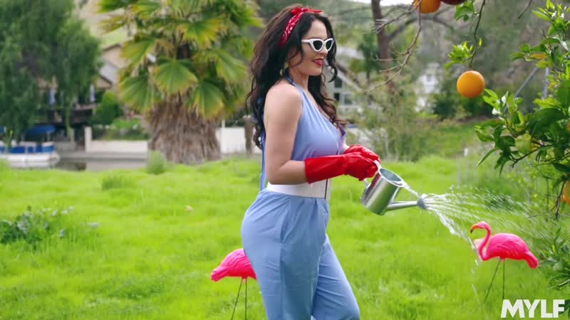 健谈的继母性交了她心爱的儿子，摩洛伊斯兰解放阵线妈妈做爱成熟的色情儿子男孩丰满的山雀布布屁股爱家庭新暨（热和角质）