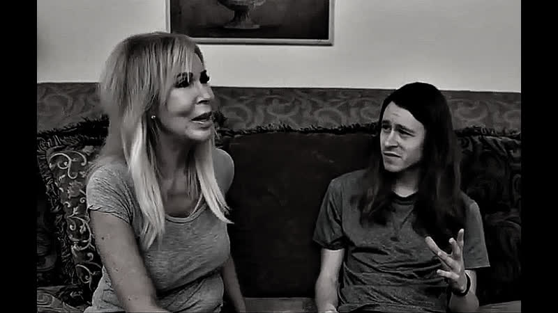 Una anciana porno incestuosa decidió filmar con su hijo menor con traducción al ruso milf granny gilf