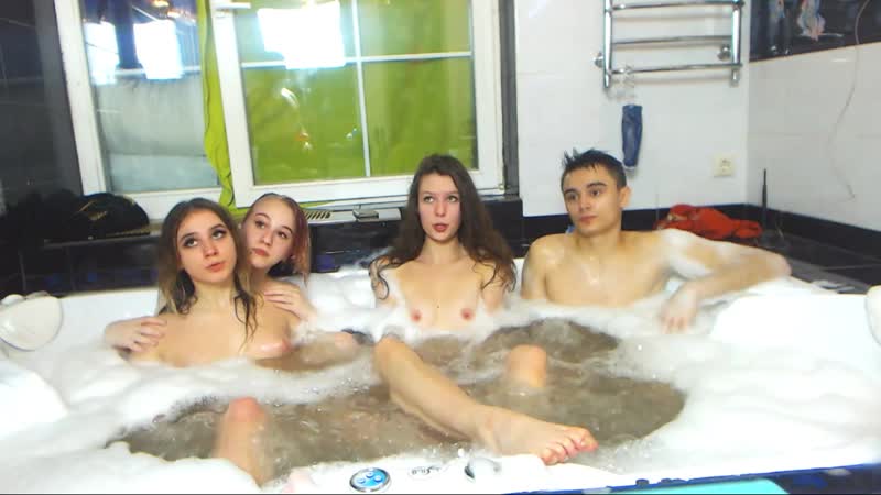 Dos chicos y tres chicas tuvieron sexo en un jacuzzi sexyru show de pareja el 2019 12 14 bongacams, chaturbate, webcam, camwhore