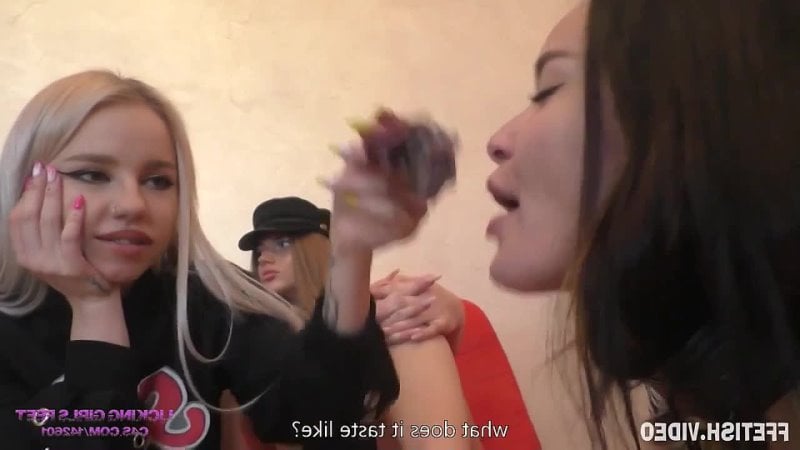 [159] / dominação russa dos pés / femdom, fetiche, pés, pernas, domínio, humilhação, russo, escravo, meias